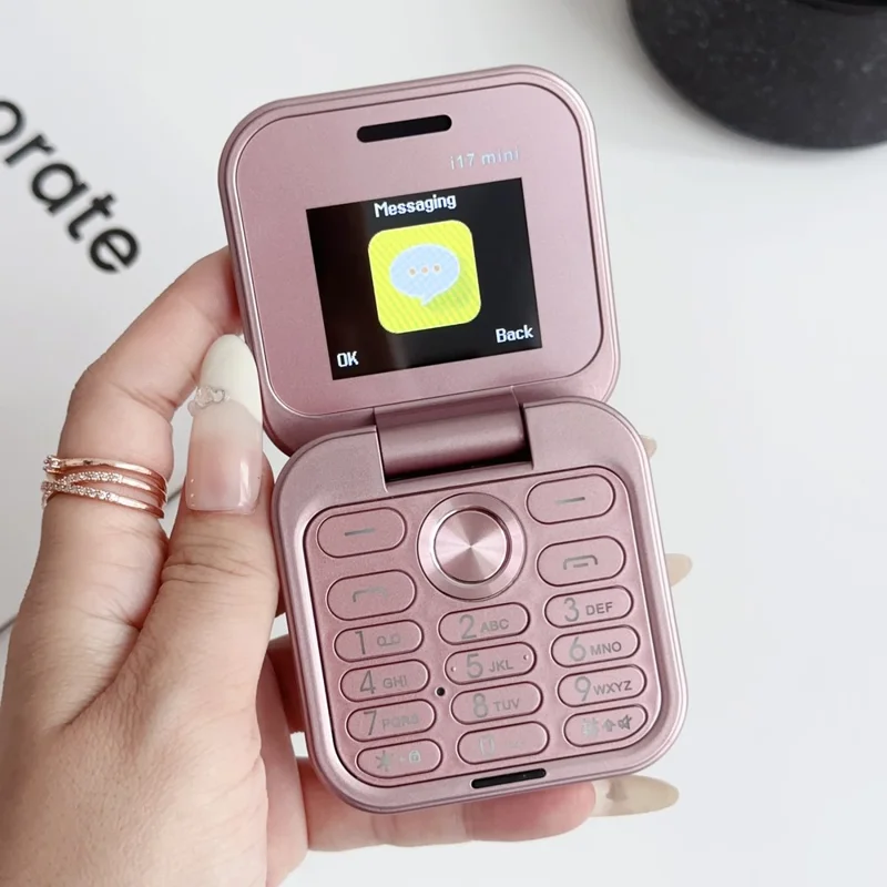 i17mini Dual SIM Mini mobiltelefon för äldre 2G 32MB+32MB Flip vikbar telefon - Lila