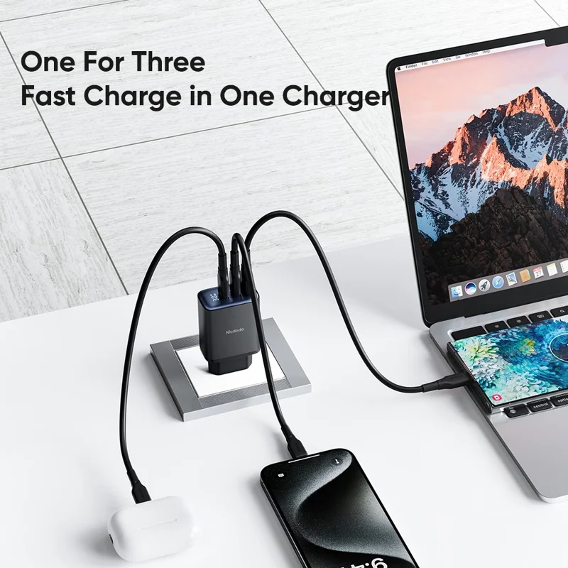 Mcdodo CH-2180 30W Dual Type-C+USB-A Wall Charger Digital Display Adapter, eu Plug - Белый