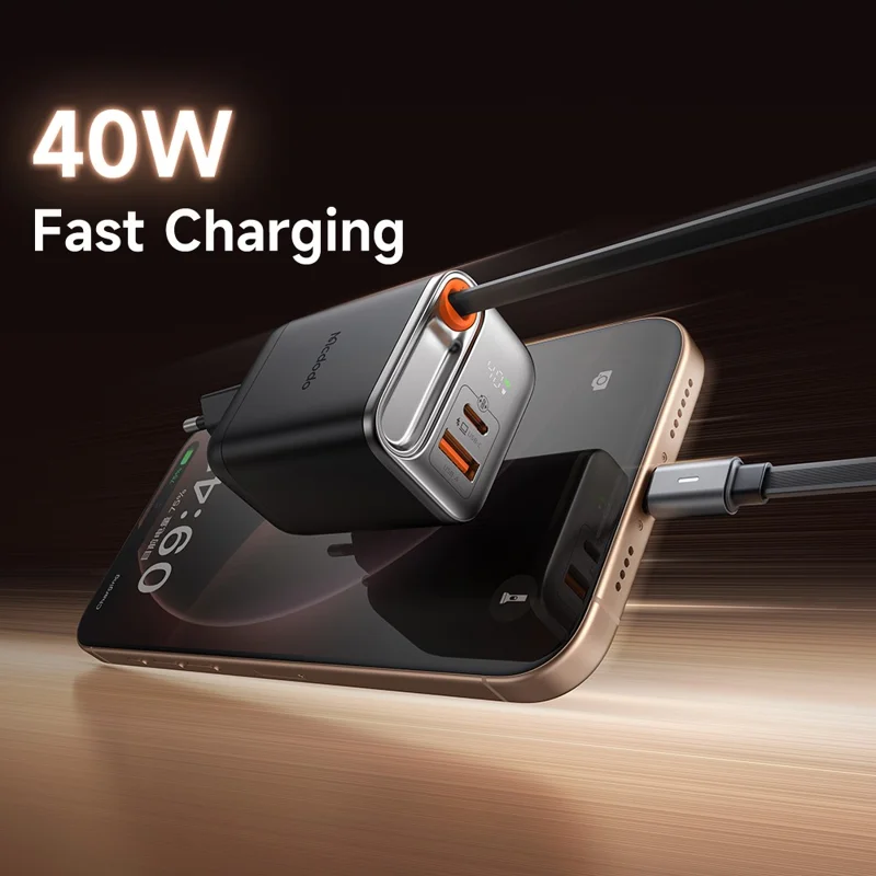 MCDODO CH-4281 40W GaN Charger with Retractable Cable Fast Charging USB-C / USB-A Charger Block - EU Plug - Black