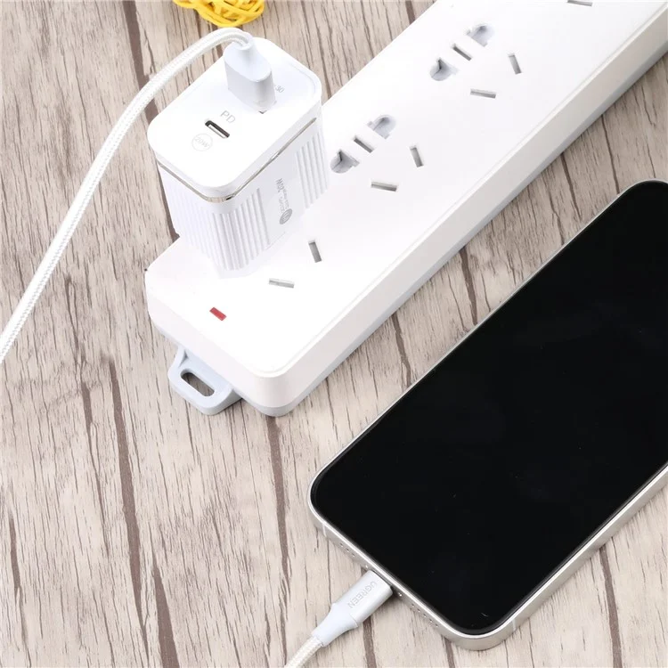 46-A2C2 20W PD + QC3.0 USB Carregador Rápido Tipo-C / USB-A Dual Port Adaptador de Energia - Plugue EUA / Branco