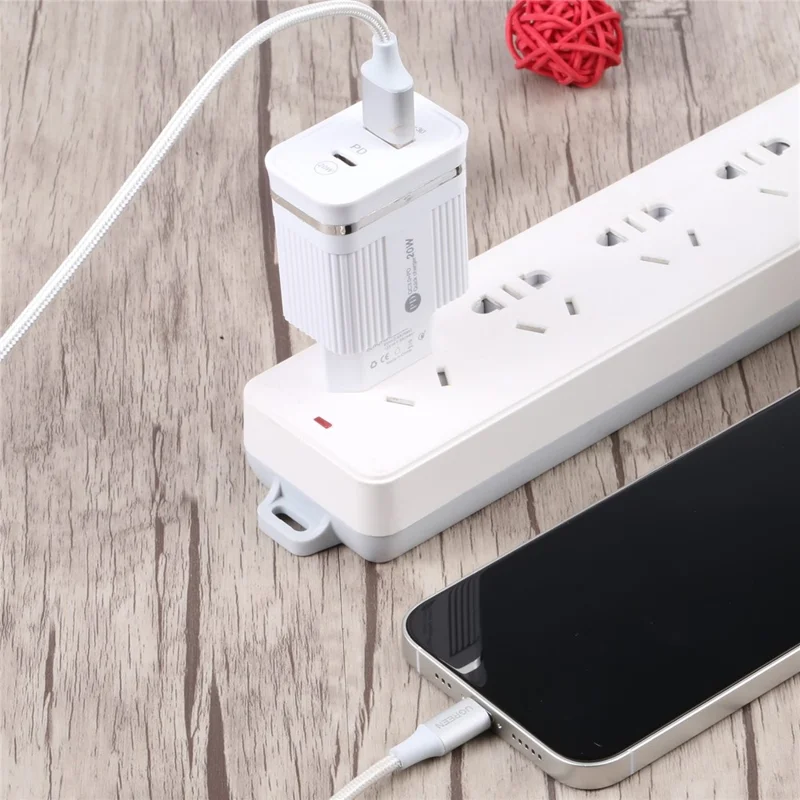 46-A2C2 20W PD + QC3.0 USB Fast Charger Type-C / USB-A Dual Port Power Adapter - EU Plug / White