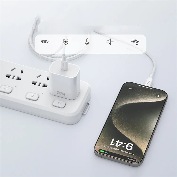 ZUZG PD30C PD 30W USB-C Fast Charger Set con cavo USB-C a USB-C da 1m per la serie iPhone 15