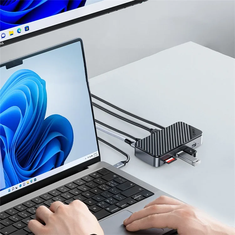 Orico USB C Hub с M.2 SSD Корпусом 10-в-1 Docking Station 10 Гбит / с USB 3,2 Gen2 M.2 Nvme / SATA SSD Читатель