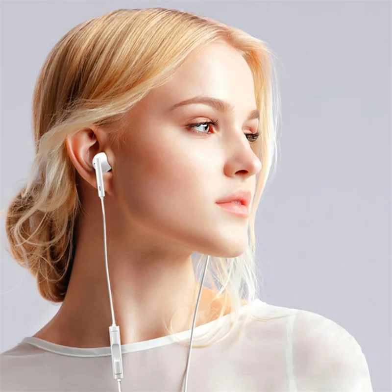 USB Type-C Wired Earphones with Mic 3-Button Control In-ear Earphones for iPhone Samsung Huawei - White