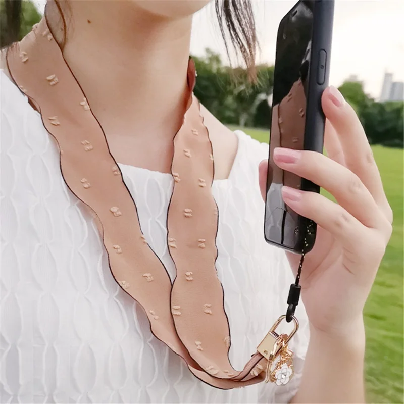 Echarpe de Seda Chiffon Estilo Lanyard de Telefone Design de Ponto Pingente em Forma de Coração de Metal - Marrom