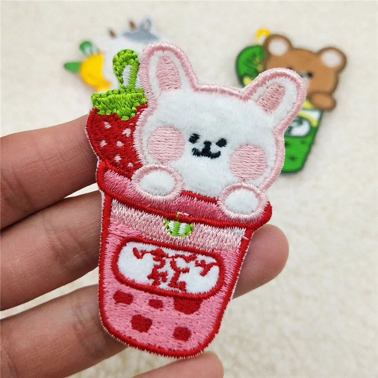 Patches de Animais de Desenho Animado Fofos com Frutas - Apliques Bordados Autoadesivos Criativos para Decoração DIY - Nº 1