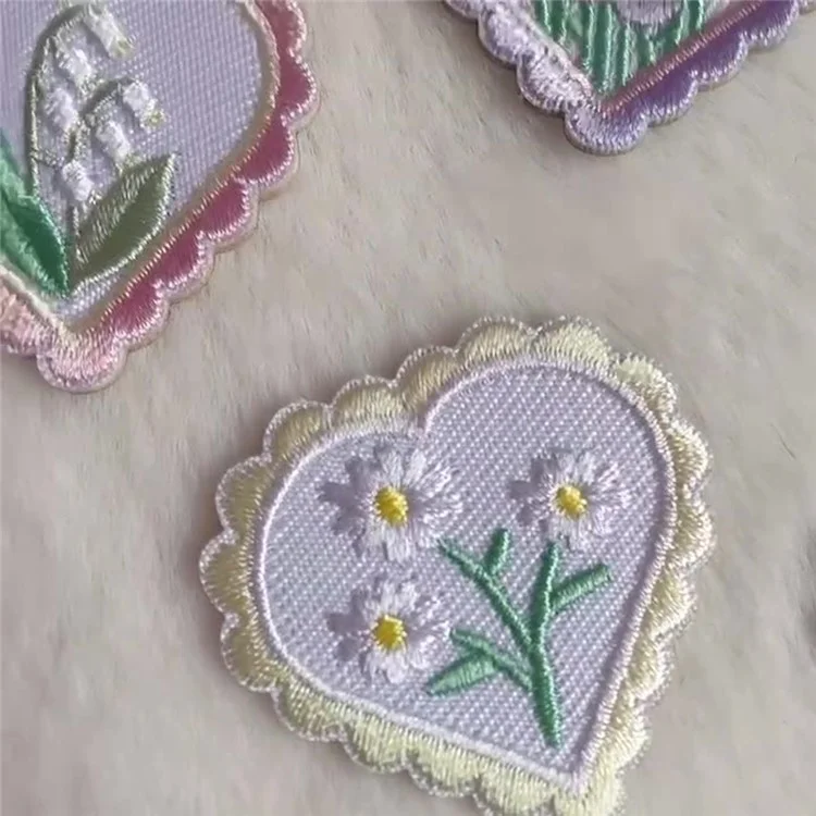 Jolis patchs adhésifs floraux brodés Décoration artisanale DIY - N°1