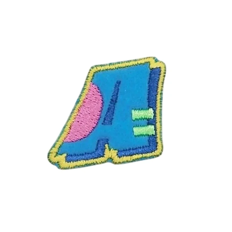Toppe ricamate con lettere inglesi carine e colorate, applicazioni adesive creative per decorazioni fai-da-te - A