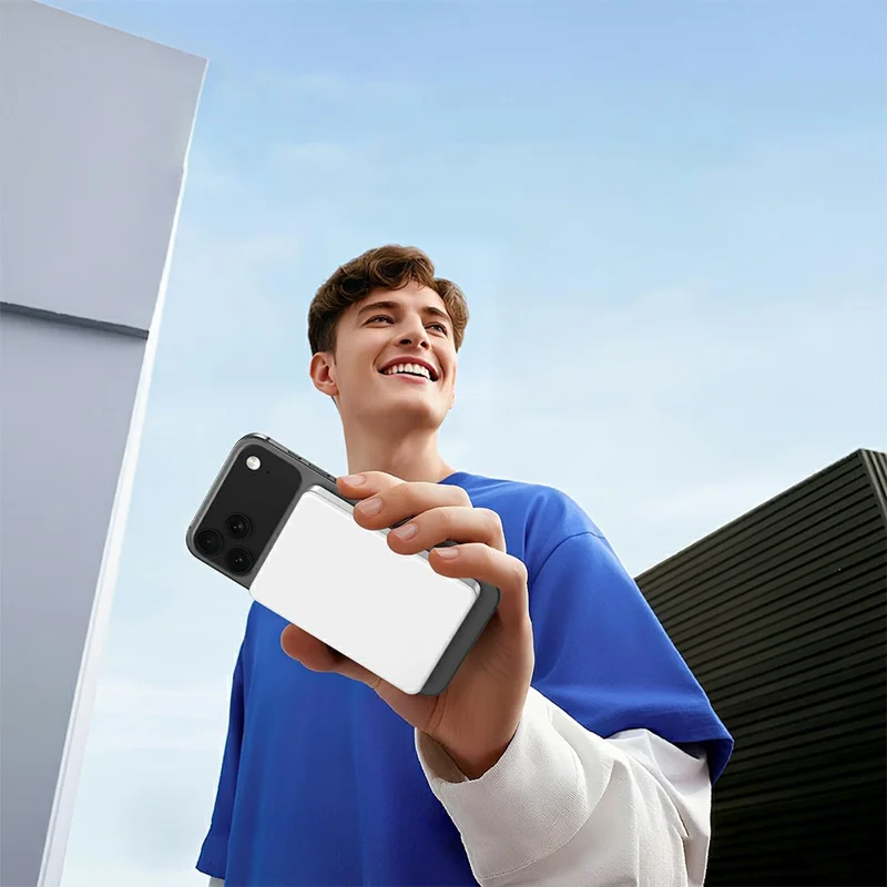 YF-P31 10000mAh Magnetisches Powerbank mit Digitalanzeige 25W Kabelloses Laden + PD 45W Schnellladegerät Akkupack - Weiß