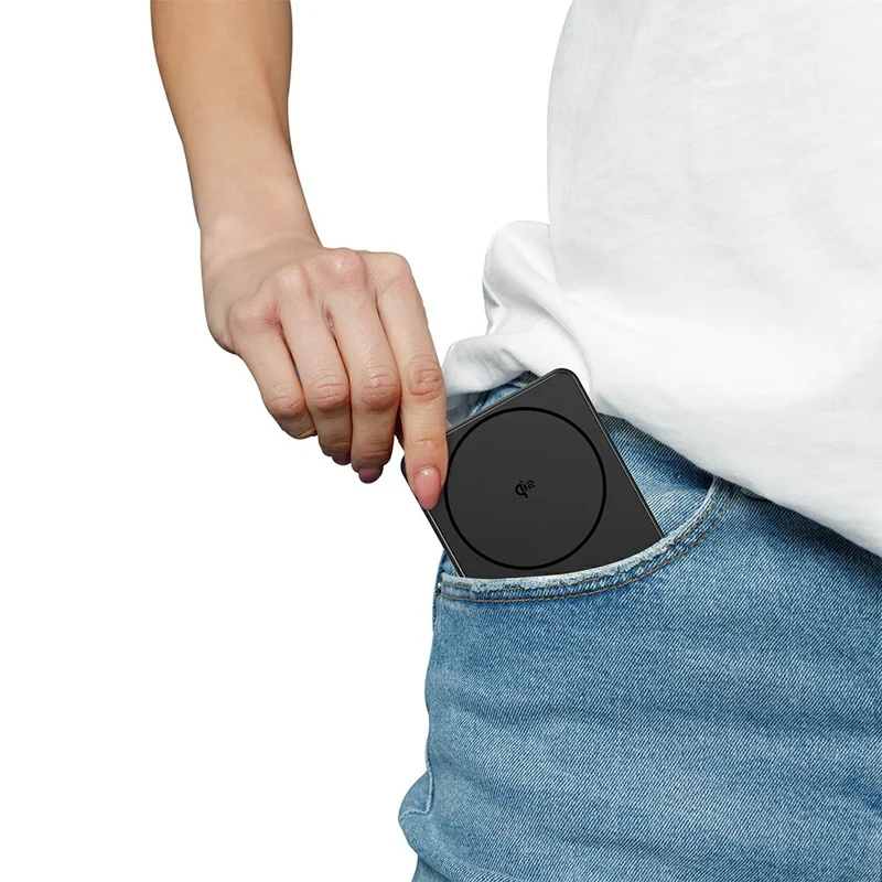 YF-P30 50000mAh باور بانك مغناطيسي بشحن لاسلكي 15 واط + شاحن سريع PD 30 واط - أسود