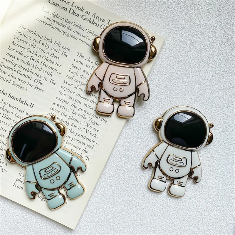 Electroplated Cartoon Astronaut Mobile Phone Adhesive Bracket Cellphone Kickstand Holder - Purple