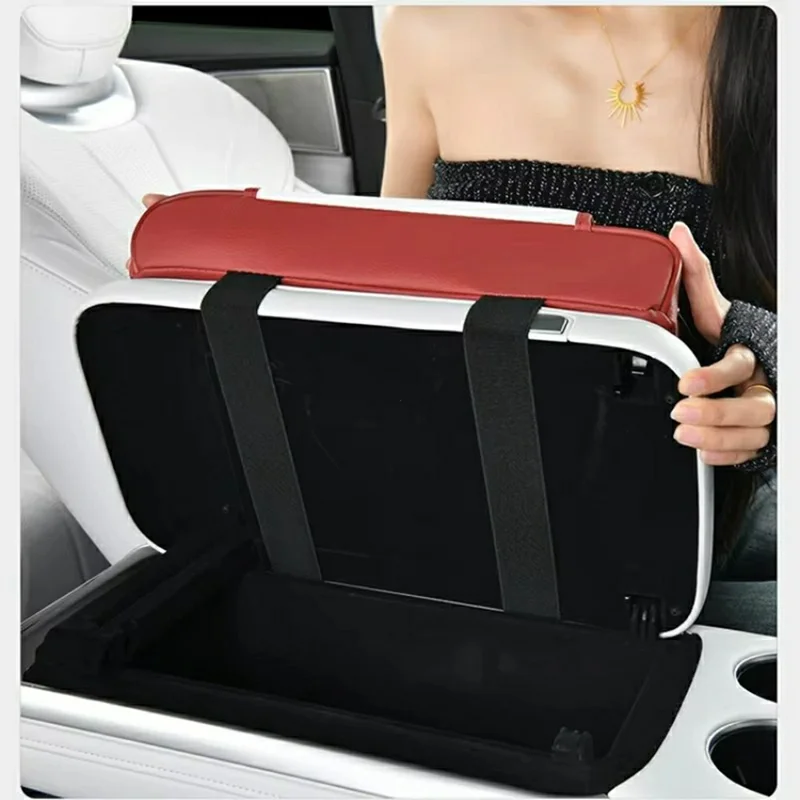 Almohadilla de reposabrazos para consola central de coche en cuero PU, cojín elevado con portavasos y puerto de carga - Rojo