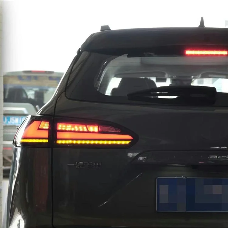 WINAUTO 2Pcs LED Feu Arrière Voiture Feu Arrière pour Toyota Frontlander / Corolla Cross 2022 Feu Clignotant - Rouge