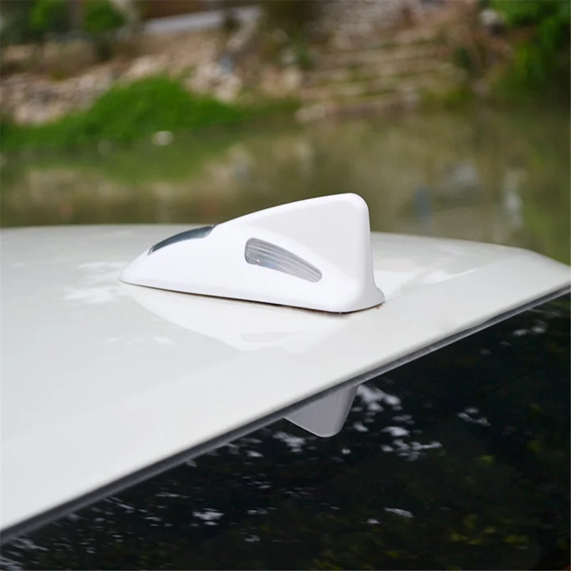 TRASAN D03 Solar Car Roof Shark Fin Antenna Flashing LED Warning Light Vehicle Decorative Lamp - Silver