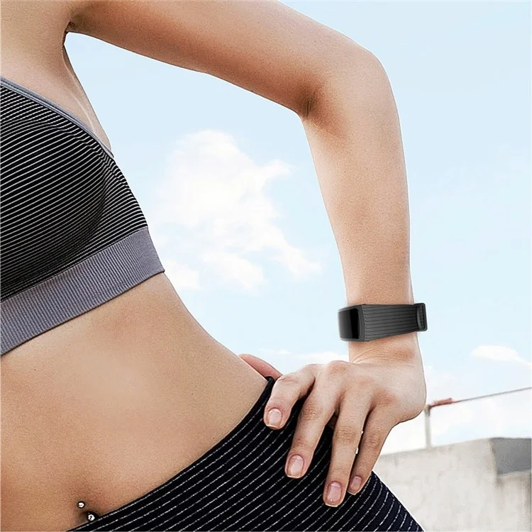 Pulseira de silicone com listras verticais para smartwatch Samsung Galaxy Gear Fit2 pro - Preta [Tamanho pequeno]