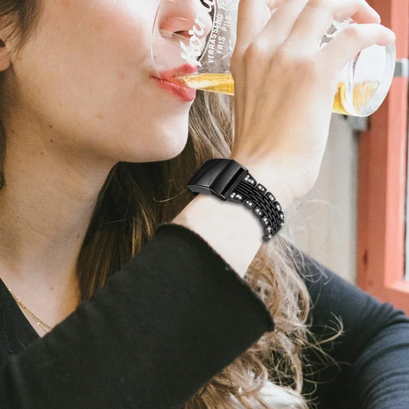 Zinc Alloy with Rhinestone Decor Watch Band for Fitbit Charge 4/3 - Black