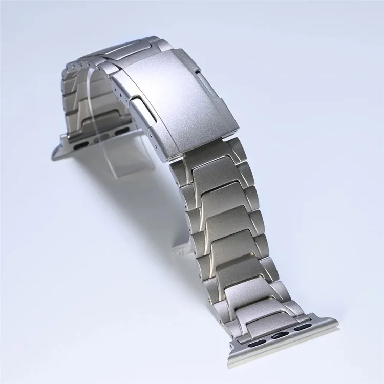 Pour Apple Watch Series 10 42 mm / 9 8 7 41 mm / SE (2023) SE (2022) SE 6 5 4 40 mm / 3 2 1 38 mm Bracelet en alliage de titane Turtleback Clasp - Titane