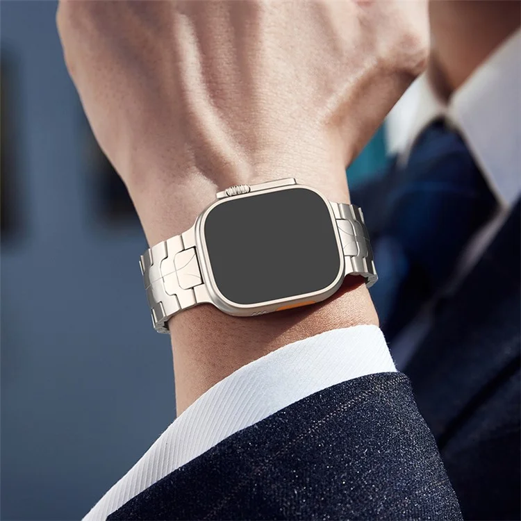 For Apple Watch 10 46mm / Ultra 2 / Ultra 49mm / 9 8 7 45mm / SE (2023) SE (2022) SE 6 5 4 44mm / 3 2 1 42mm Magnetic Titanium Alloy Watch Strap - Titanium