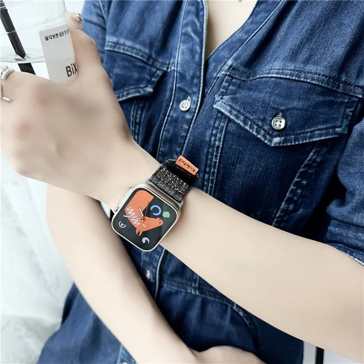 KALEBOL Cinturino in Denim per Apple Watch 10 46mm / Ultra 2 / Ultra 49mm / 9 8 7 45mm / SE (2023) SE (2022) SE 6 5 4 44mm / 3 2 1 42mm Cinturino a Nastro Magico - Nero