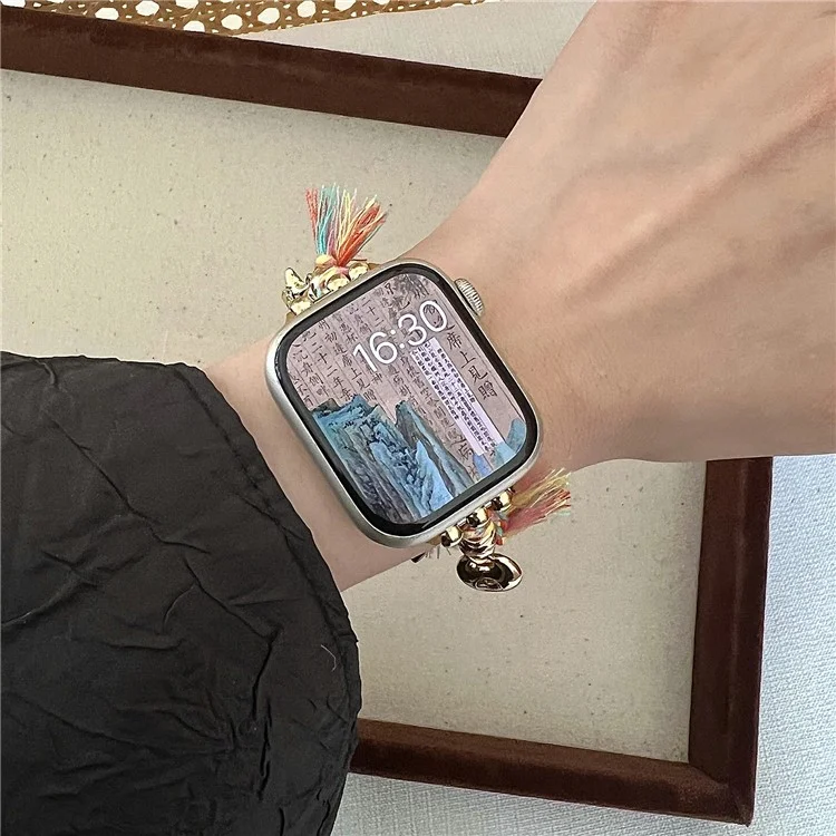 Für Apple Watch 10 46mm / Ultra 2 / Ultra 49mm / 9 8 7 45mm / SE (2023) SE (2022) SE 6 5 4 44mm / 3 2 1 42mm Peace Lock Anhänger Geflochtenes Seil Armband - Farbig