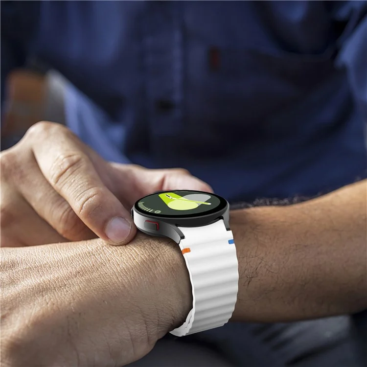 Per Samsung Galaxy Watch FE / 7 / 6 / 5 / 4 Wave Design Watch Band Stitching Line Decor Cinturino in Silicone - Bianco