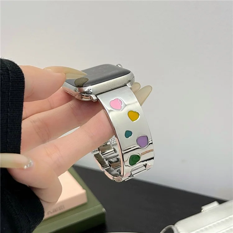 For Apple Watch 10 46mm / Ultra 2 / Ultra 49mm / 9 8 7 45mm / SE (2023) SE (2022) SE 6 5 4 44mm / 3 2 1 42mm Epoxy Heart Pattern Metal Strap - Starlight
