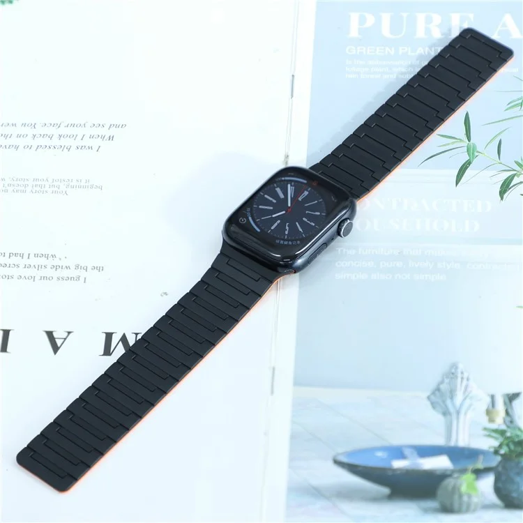 For Apple Watch 10 46mm / Ultra 2 / Ultra 49mm / 9 8 7 45mm / SE (2023) SE (2022) SE 6 5 4 44mm / 3 2 1 42mm Magnetic Silicone Watch Strap - Black+Orange