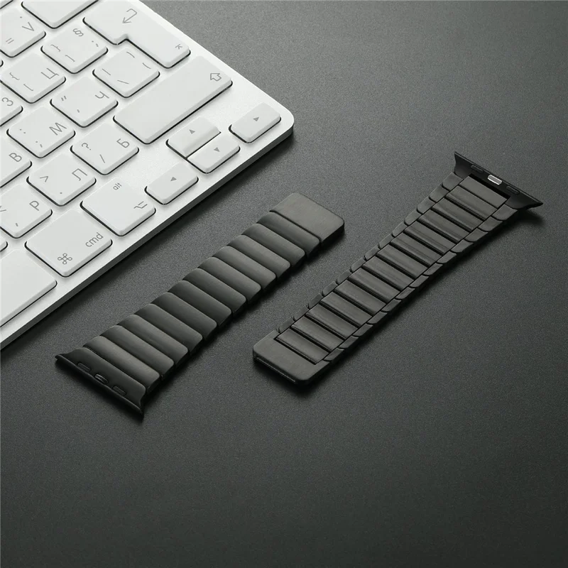 For Apple Watch Ultra 3 2 1 49mm / Series 11 10 46mm / 9 8 7 45mm / SE3 SE2 SE 6 5 4 44mm / 3 2 1 42mm Magnetic Metal Watch Strap - Black