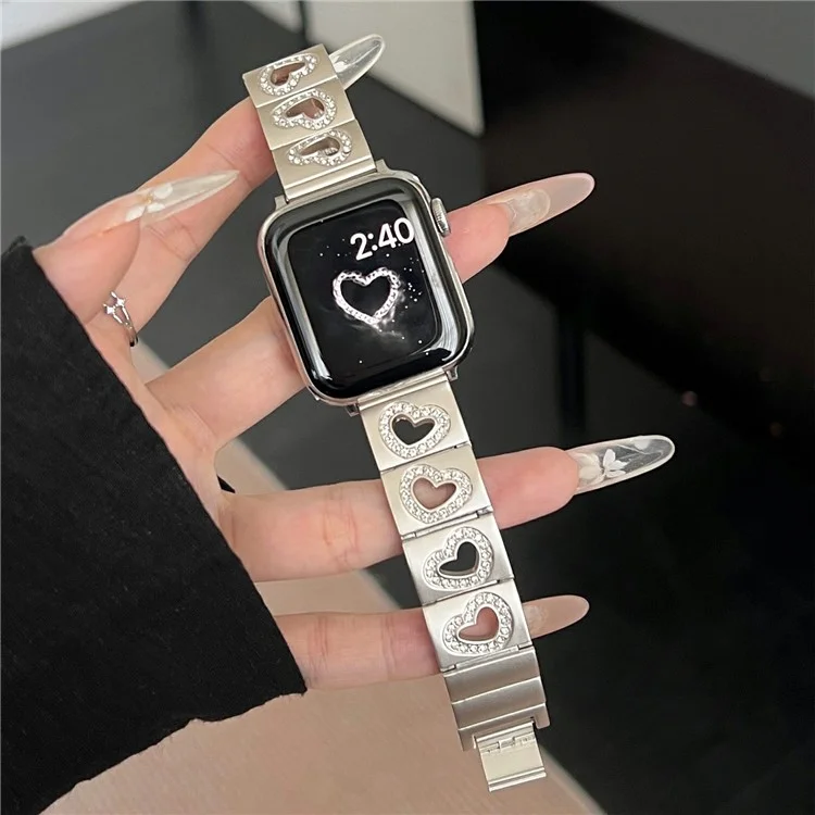 Hollow Heart Metal Strap for Apple Watch Series 10 42mm  /  9 8 7 41mm  /  SE (2023) SE (2022) SE 6 5 4 40mm  /  3 2 1 38mm - Starlight