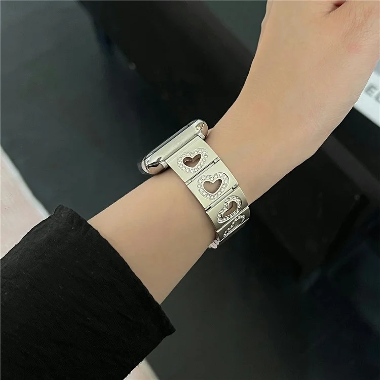 Hollow Heart Metal Strap for Apple Watch Series 10 42mm  /  9 8 7 41mm  /  SE (2023) SE (2022) SE 6 5 4 40mm  /  3 2 1 38mm - Starlight