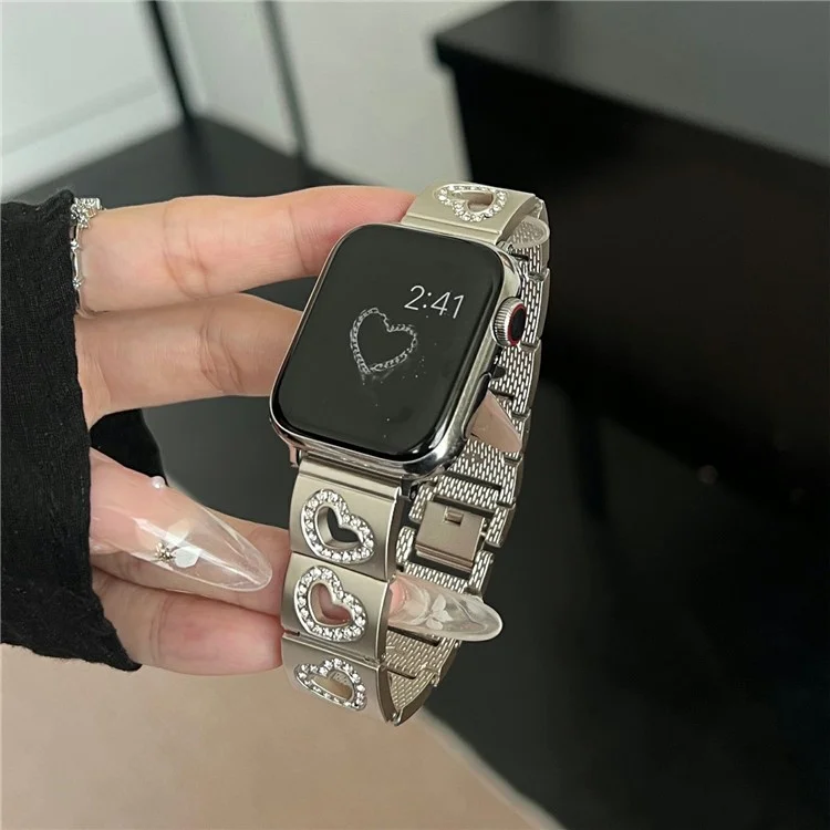 Hollow Heart Metal Strap for Apple Watch Series 10 42mm  /  9 8 7 41mm  /  SE (2023) SE (2022) SE 6 5 4 40mm  /  3 2 1 38mm - Starlight