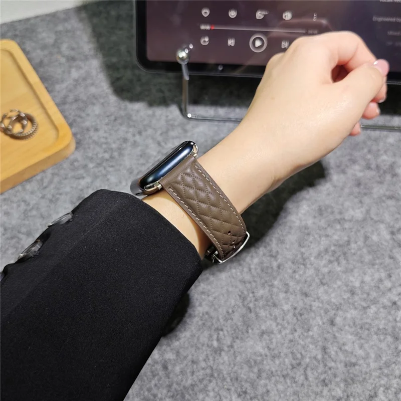 Genuine Cowhide Leather Strap for Apple Watch Series 10 46mm / Ultra 2 / Ultra 49mm / 9 8 7 45mm / SE (2023) SE (2022) SE 6 5 4 44mm / 3 2 1 42mm - Tan