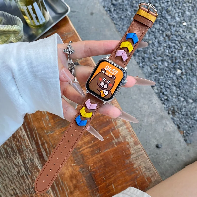 Pulseira de couro de vaca com desenho de coração para Apple Watch Series 10 42mm / 9 8 7 41mm / SE (2023) SE (2022) SE 6 5 4 40mm / 3 2 1 38mm - Marrom+Multicor
