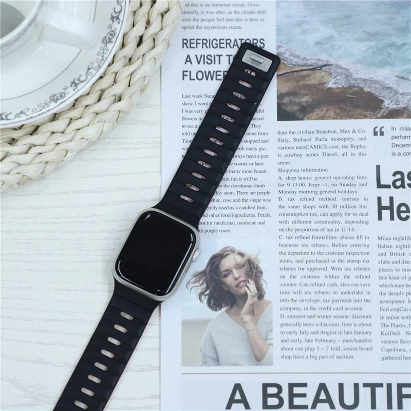Bande magnétique pour Apple Watch Series 10 46mm / Ultra 2 Ultra 49mm / 9 8 7 45mm / SE (2023) SE (2022) SE 6 5 4 44mm / 3 2 1 42mm - Bracelet de montre en silicone respirant - Noir+Orange