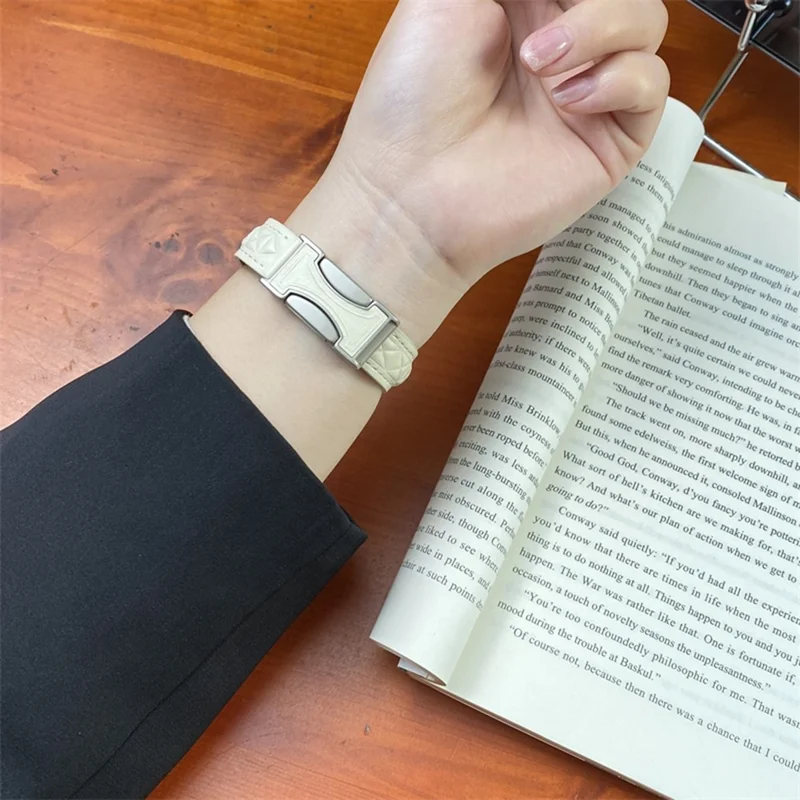 Genuine Leather Watch Band For Apple Watch Series 10 42mm  /  9 8 7 41mm  /  SE (2023) SE (2022) SE 6 5 4 40mm  /  3 2 1 38mm Strap with Magnetic Double C Buckle - Beige