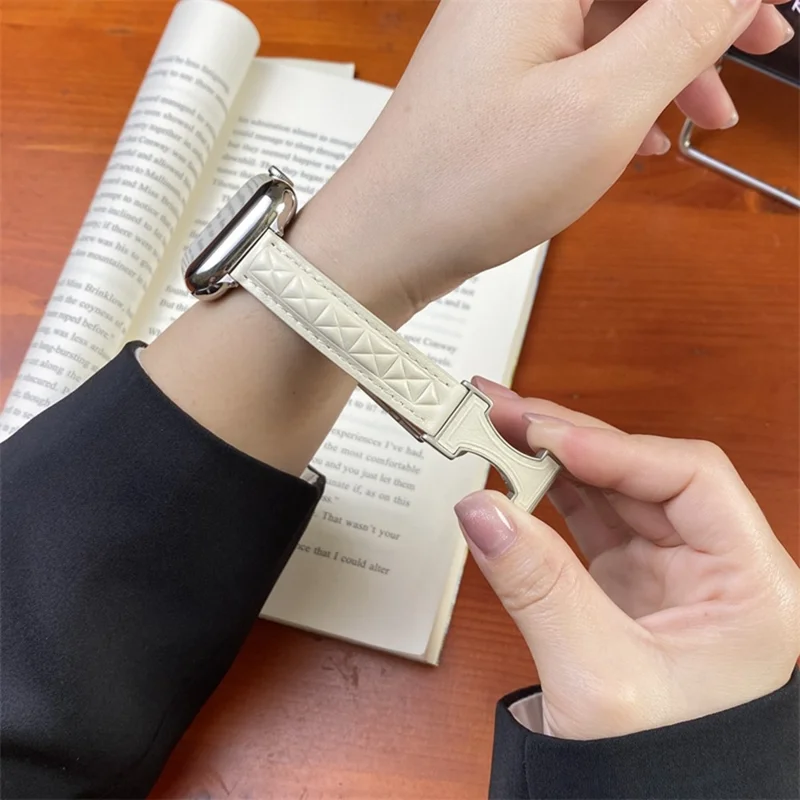 Genuine Leather Watch Band For Apple Watch Series 10 42mm  /  9 8 7 41mm  /  SE (2023) SE (2022) SE 6 5 4 40mm  /  3 2 1 38mm Strap with Magnetic Double C Buckle - Beige