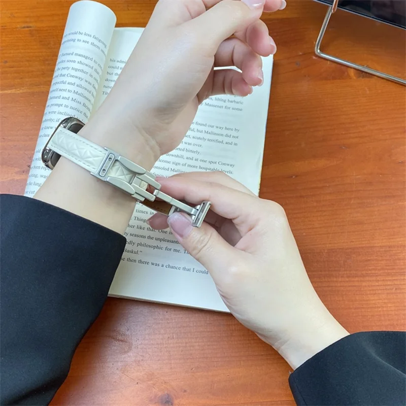Genuine Leather Watch Band For Apple Watch Series 10 42mm  /  9 8 7 41mm  /  SE (2023) SE (2022) SE 6 5 4 40mm  /  3 2 1 38mm Strap with Magnetic Double C Buckle - Beige