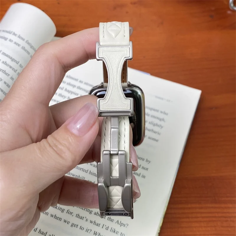 Genuine Leather Watch Band For Apple Watch Series 10 42mm  /  9 8 7 41mm  /  SE (2023) SE (2022) SE 6 5 4 40mm  /  3 2 1 38mm Strap with Magnetic Double C Buckle - Beige