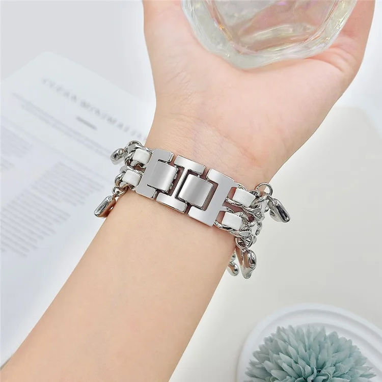 Bracelet pour Apple Watch Série 10 Ultra 9 8 7 SE 6 5 4 3 2 1 46mm 49mm 45mm 44mm 42mm Alliage + Bande en cuir avec pendentif en forme de cœur - Argent