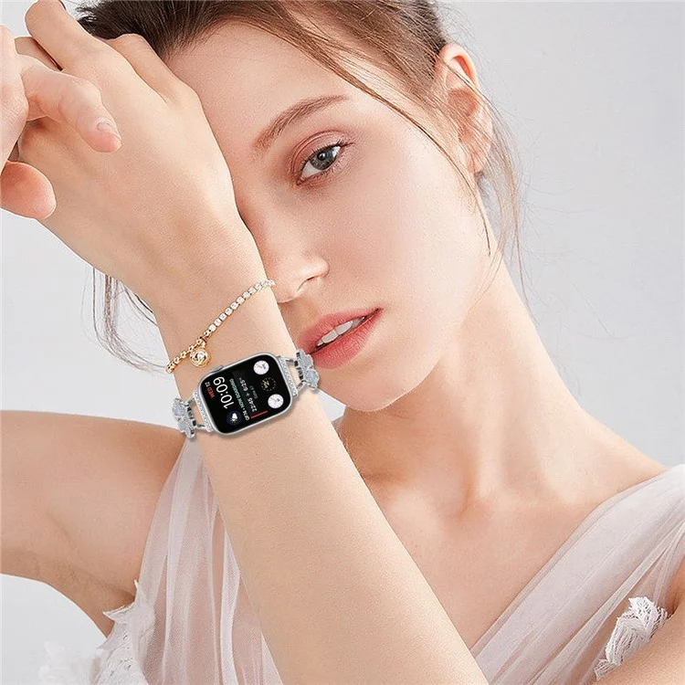 Bracelet métallique pour Apple Watch Series 10 Ultra 9 8 7 SE 6 5 4 3 2 1 46mm 49mm 45mm 44mm 42mm Décoration trèfle coeur Bracelet de montre - Argent