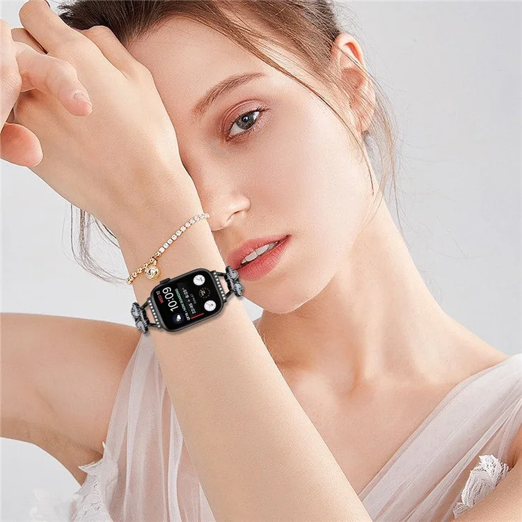 Bracelet en métal avec décoration de trèfle en forme de cœur pour Apple Watch Series 10 Ultra 9 8 7 SE 6 5 4 3 2 1 46 mm 49 mm 45 mm 44 mm 40 mm - Noir