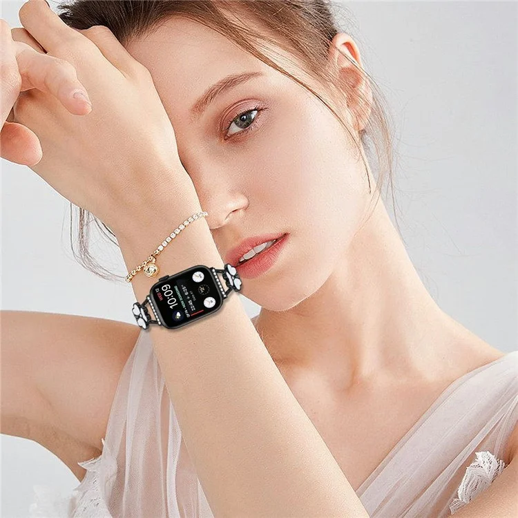 Bracelet de montre pour Apple Watch Série 10 Ultra 9 8 7 SE 6 5 4 3 2 1 46 mm 49 mm 45 mm 44 mm 42 mm - Trèfle en alliage de zinc métallique - Noir