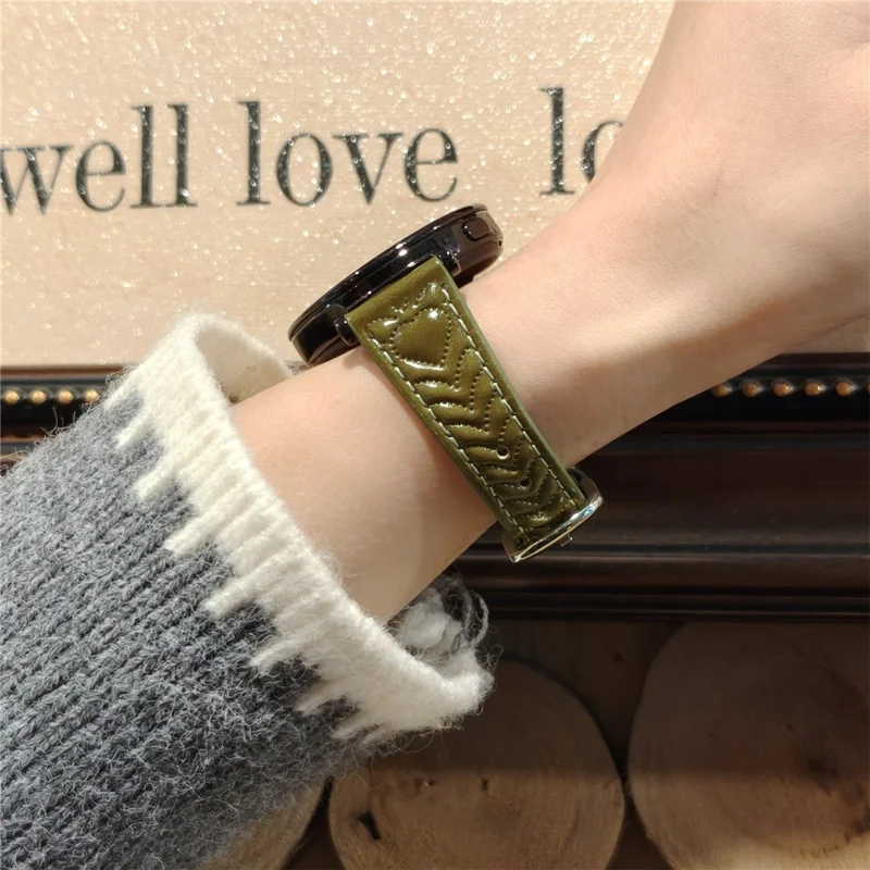 18mm Watch Band For Garmin Venu 3S  /  2S  /  Forerunner 265S  /  255S  /  Vivomove 3S Heart Pattern Embossed Genuine Leather Strap - Green