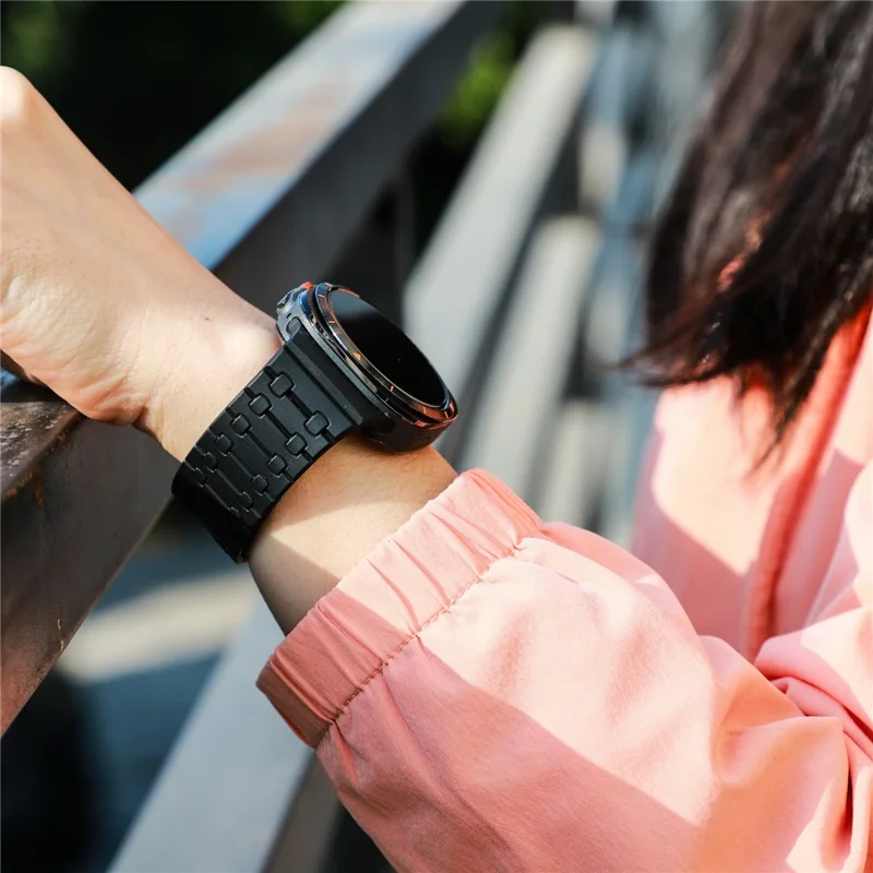 For Samsung Galaxy Watch Ultra (2025) 47mm / Ultra 47mm Band Strong Magnetic Silicone Dual Color Watch Strap - Black