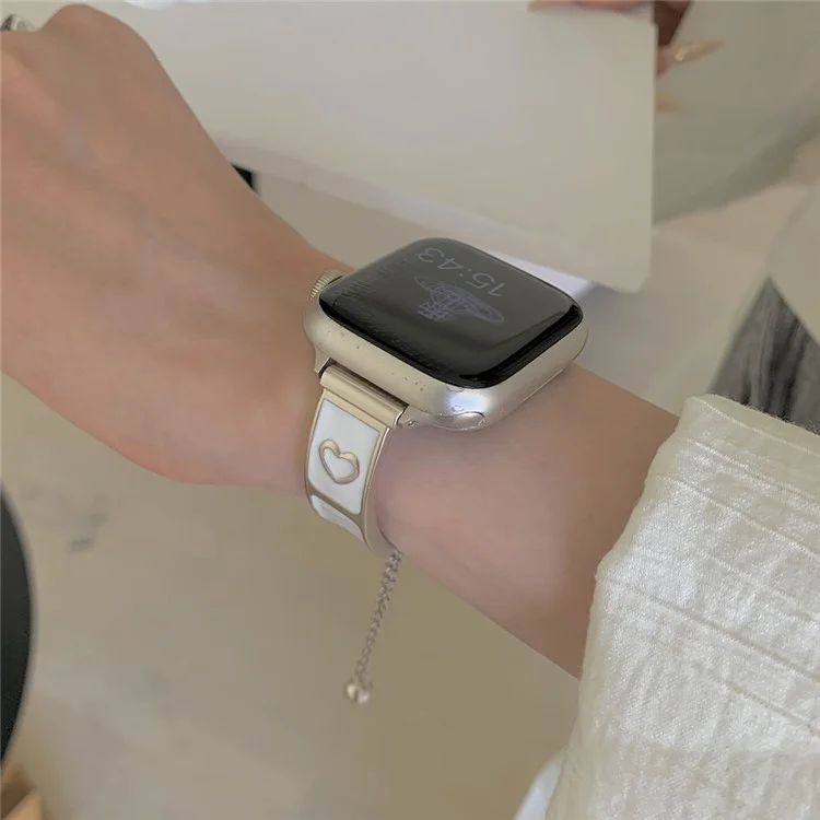 Armband für Apple Watch Series 10 9 8 7 SE 6 5 4 3 2 1 42mm 41mm 40mm 38mm Emaille Saturn Armband Metallarmband - Sternenlichtweiß