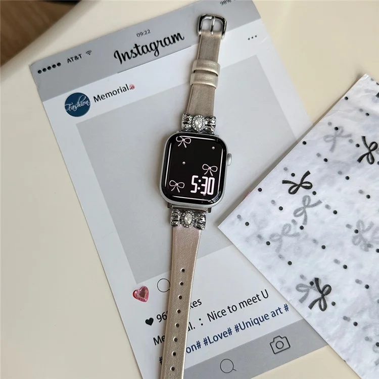 Armband für Apple Watch Series 10 Ultra 9 8 7 SE 6 5 4 3 2 1 46mm 49mm 45mm 44mm 42mm Lederband mit Schmetterlingsverschluss - Silber