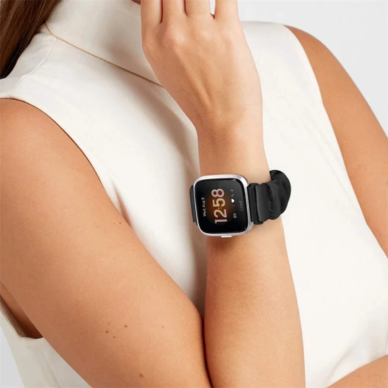 Elastisches Scrunchie-Haarband-Armband für Apple Watch Ultra 3 2 1 49 mm / Series 11 10 46 mm / 9 8 7 45 mm / SE3 SE2 SE 6 5 4 44 mm / 3 2 1 42 mm – Schwarz