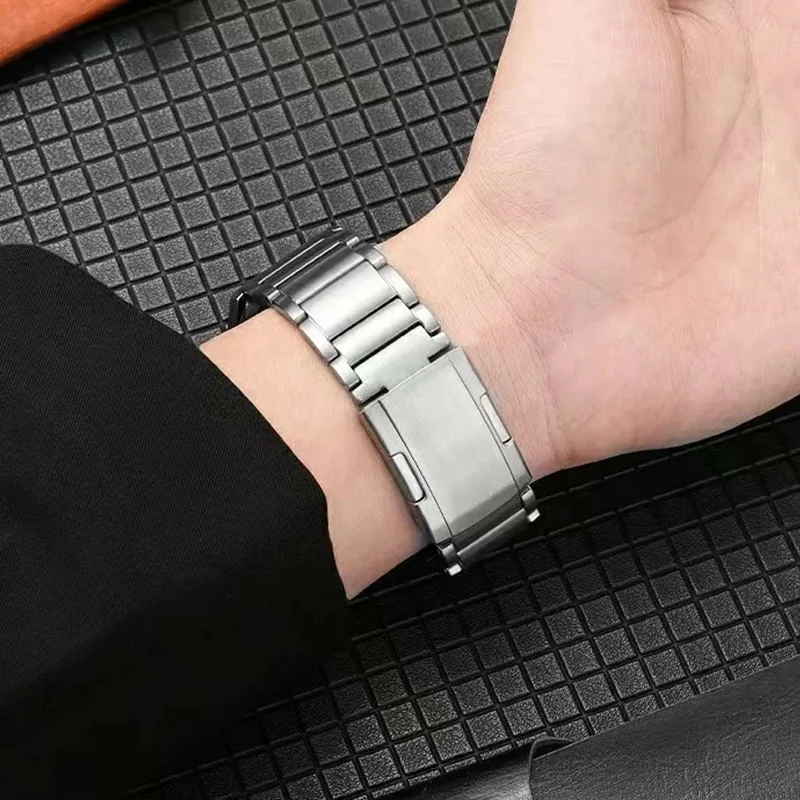 Bracelet de montre pour Samsung Galaxy Watch Ultra (2025) 47mm / Ultra 47mm à 3 Rangées Boucle Arrière Type Tortue en Alliage de Titane - Argent