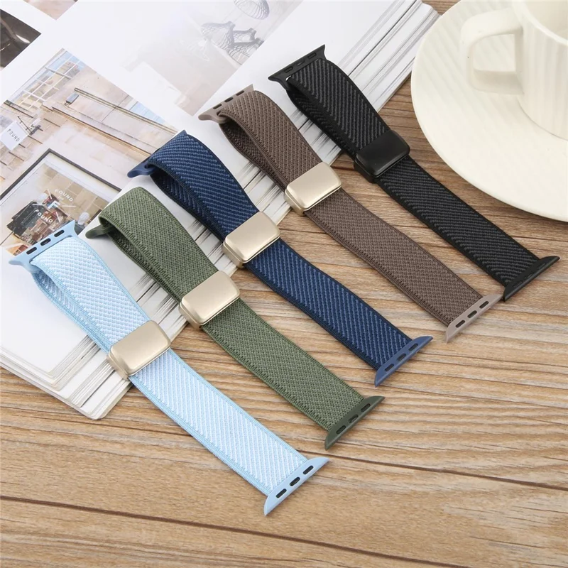 Pulseira para Apple Watch Series 11 10 42mm / 9 8 7 41mm / SE3 SE2 SE 6 5 4 40mm / 3 2 1 38mm, Pulseira de Nylon Respirável com Fivela Magnética - Azul Céu + Branco