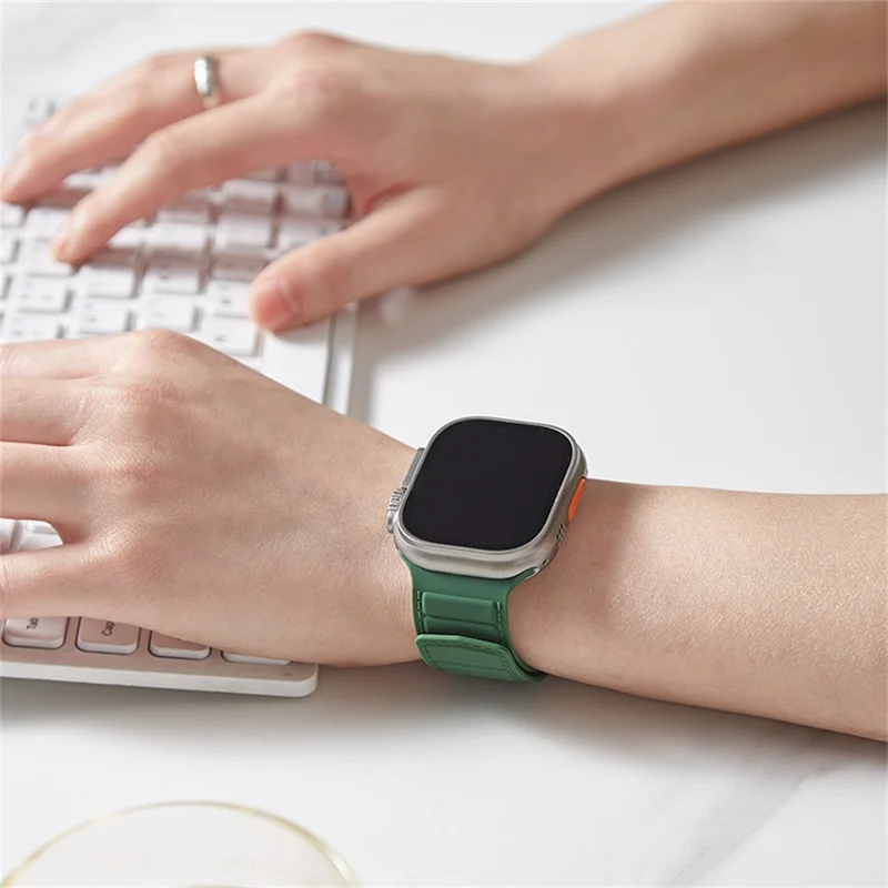 Stitched Line Pattern Silicone Strap for Apple Watch Series 11 10 42mm  /  9 8 7 41mm  /  SE3 SE2 SE 6 5 4 40mm  /  3 2 1 38mm Loop Magnetic Watch Band - Grey / Orange